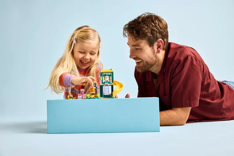 LEGO Distracție la locul de joacă cu Blue și Chloe