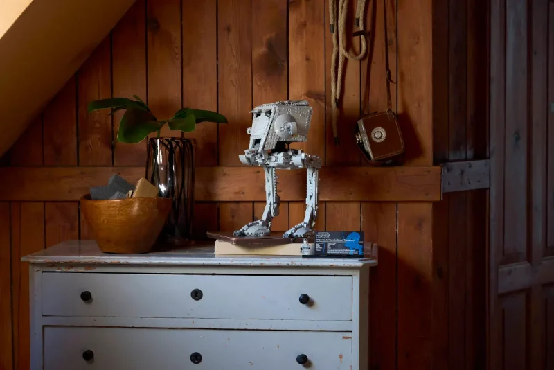 LEGO Robotul biped AT-ST™