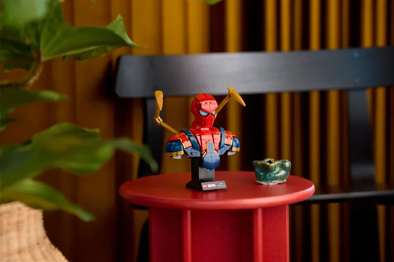 LEGO Bustul lui Iron Spider-Man