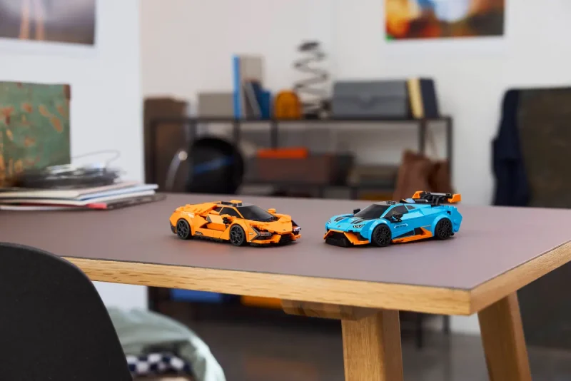 LEGO Lamborghini Revuelto și Huracán STO