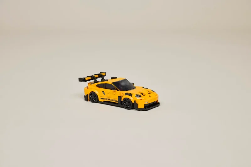 LEGO Supermașina Porsche 911 GT3 RS