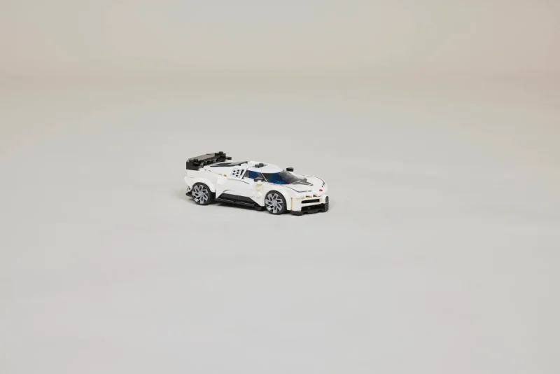 LEGO Hipermașina sport Bugatti Centodieci