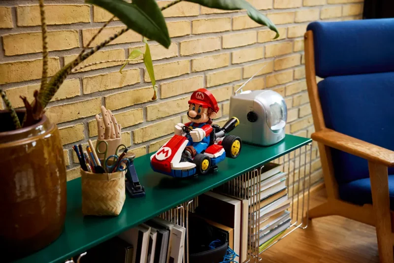 LEGO Mario Kart™: Mario & Standard Kart