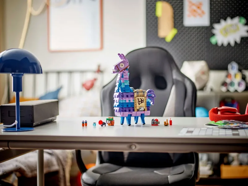 LEGO Supply Llama