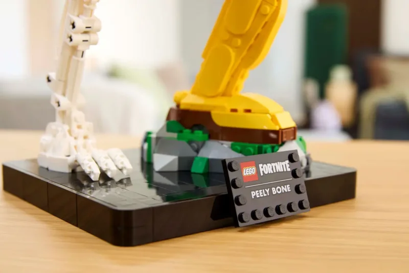 LEGO Peely Bone