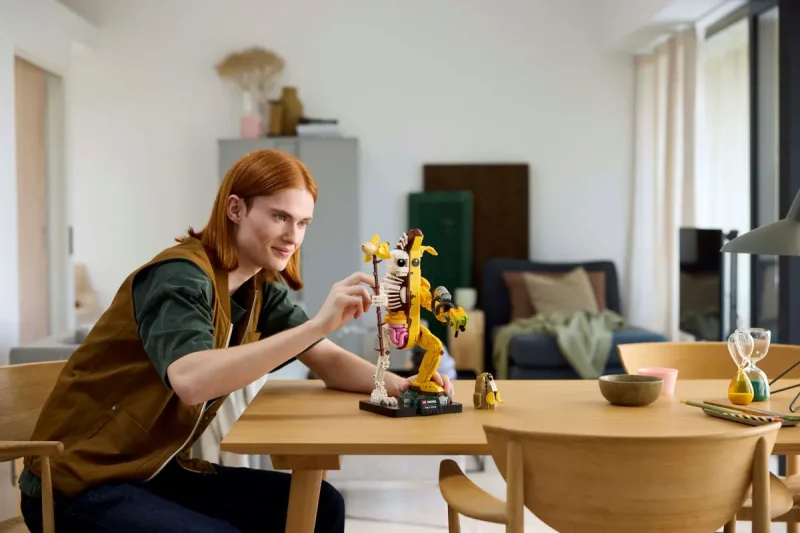 LEGO Peely Bone