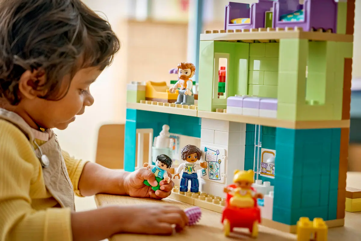 LEGO Casă modernă de familie 3 în 1, cu figurine - imagine 4