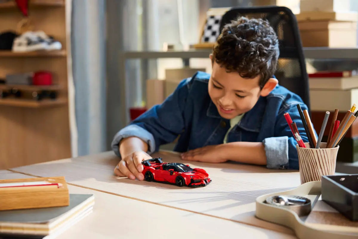 LEGO Mașina de sport Ferrari SF90 XX Stradale - imagine 4