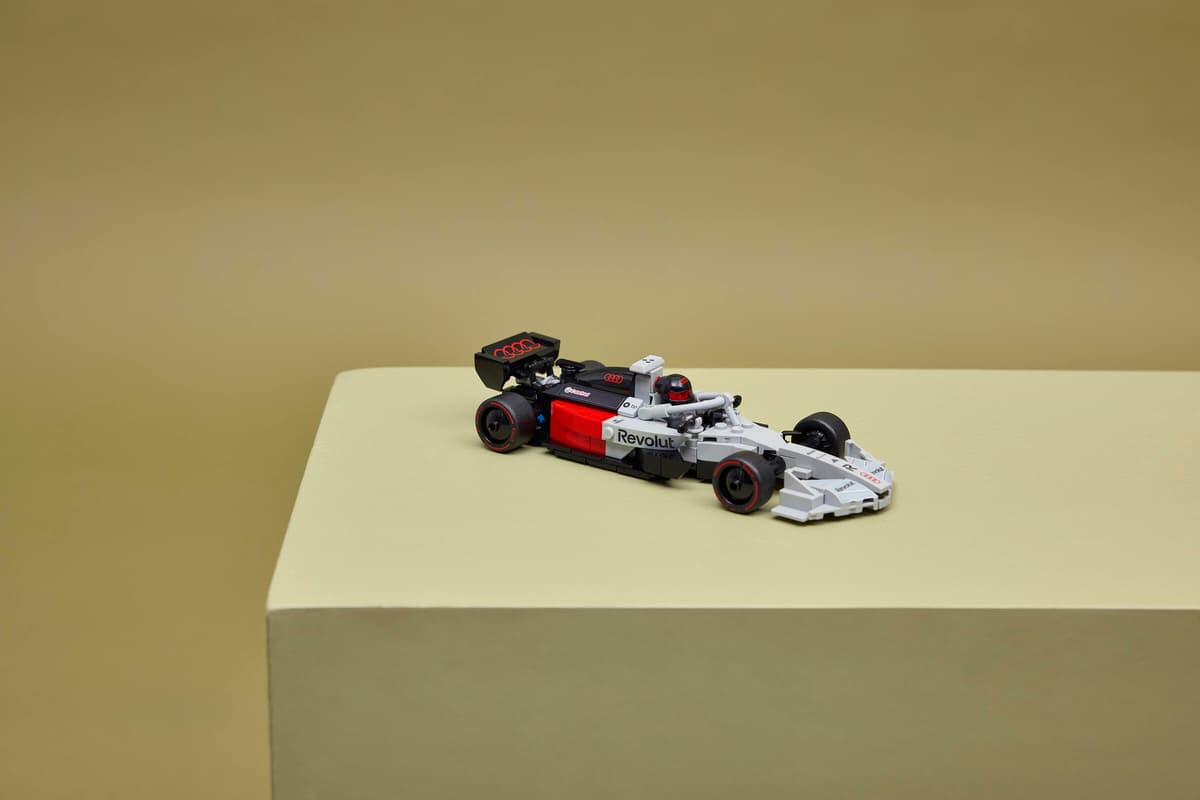 LEGO Mașină de curse Audi Revolut F1® Team R26 - imagine 2