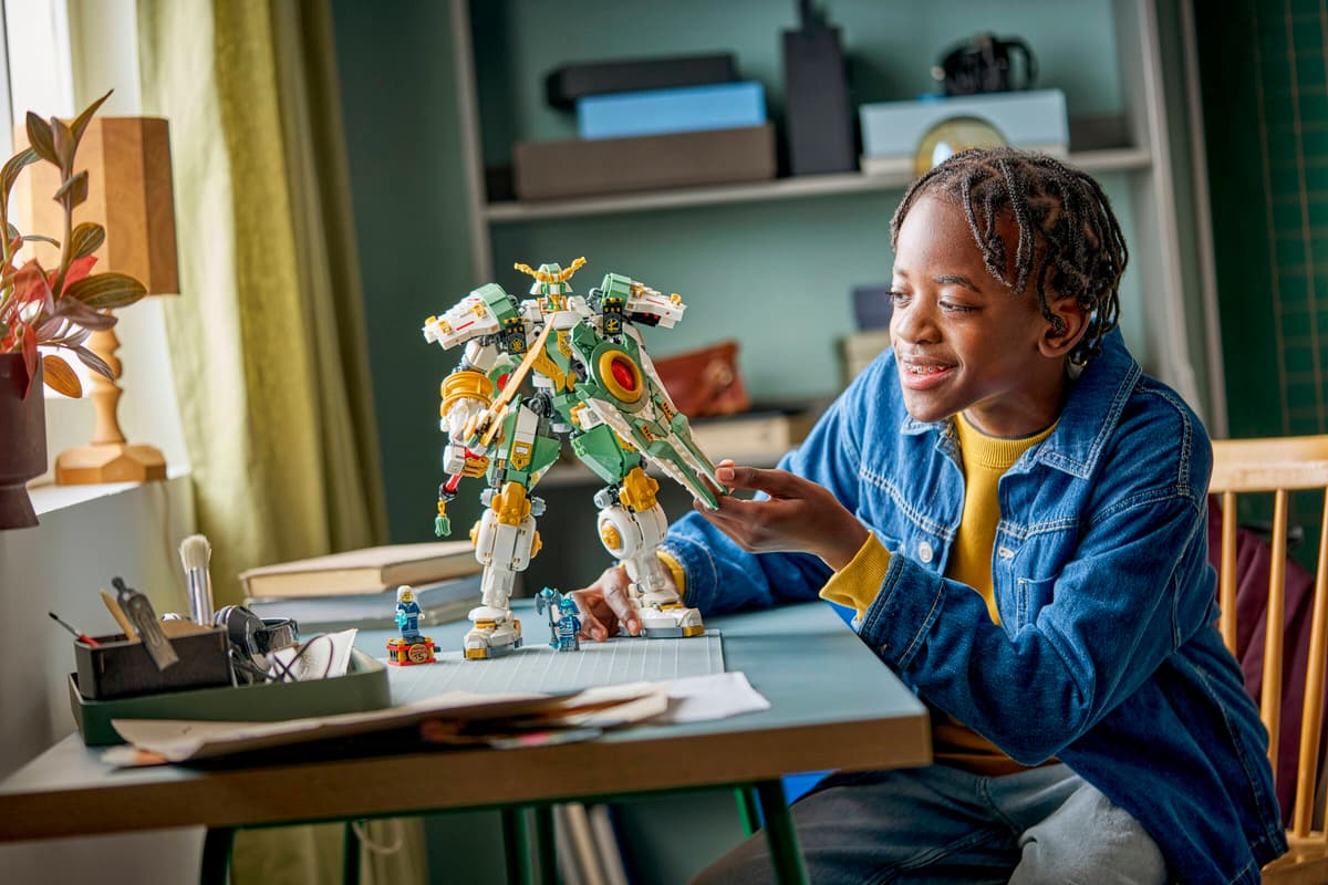 LEGO Robotul de Titan al lui Lloyd la a 15-a aniversare - imagine 2