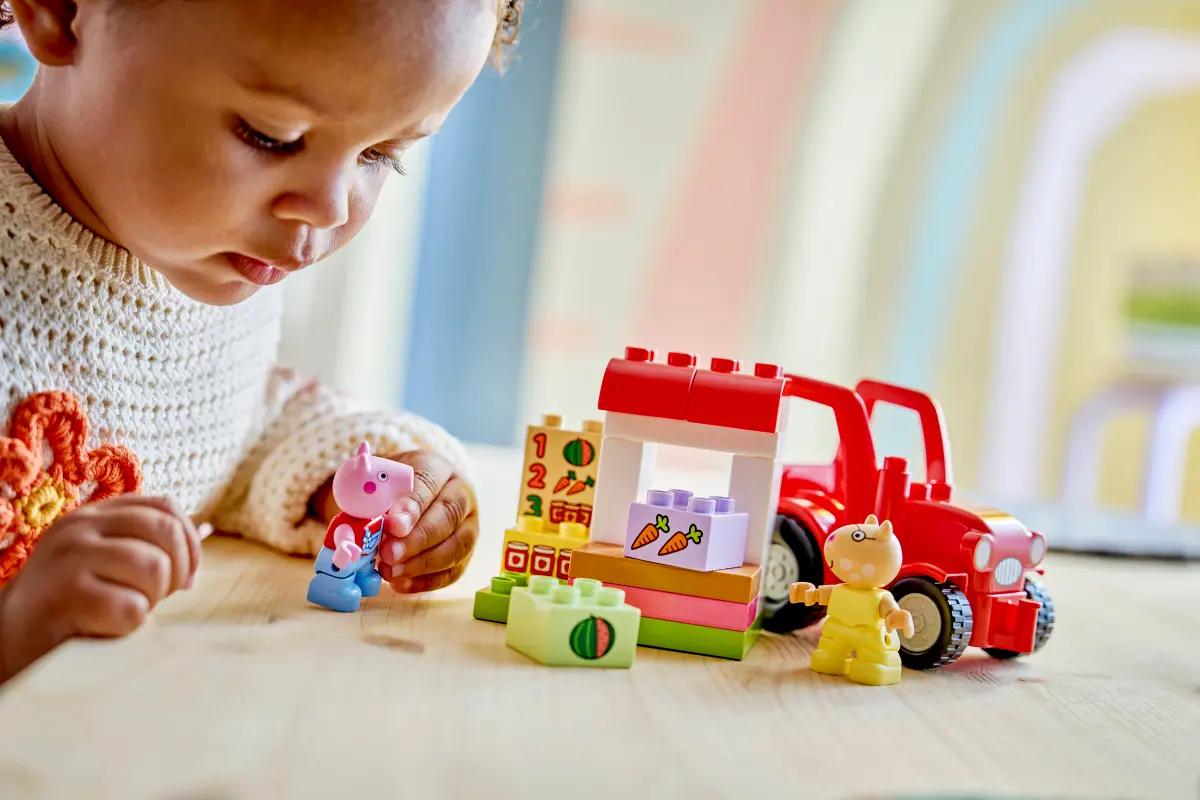 LEGO Tractor și piață - imagine 3