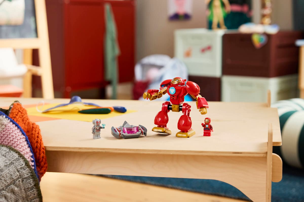 LEGO Ultron vs Iron Man - imagine 2