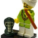 - Minifigurina LEGO seria 13 - Snake Charmer