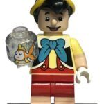 - LEGO Minifigurina Disney 100 Pinocchio