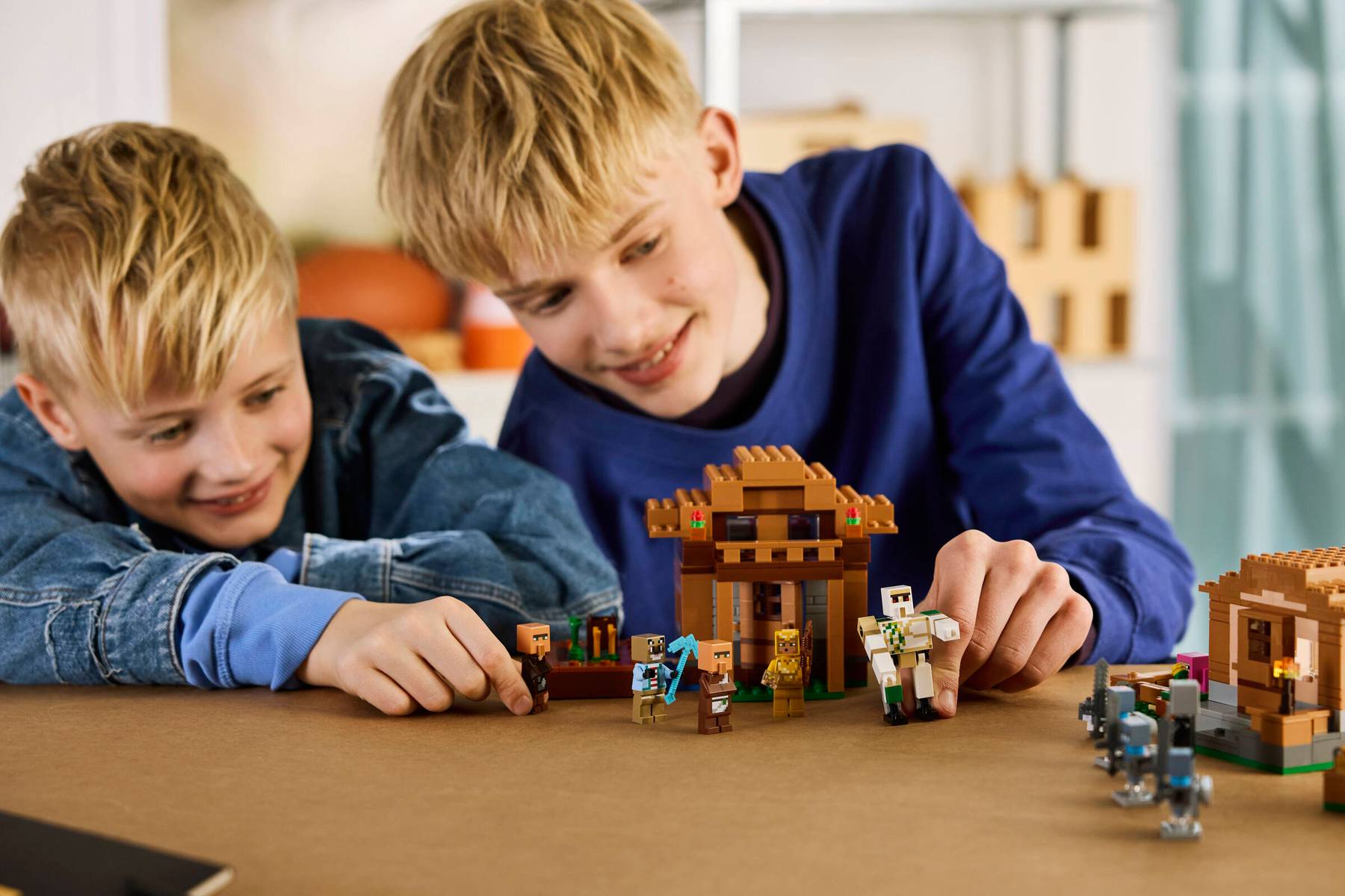 LEGO Atacul Evocatorilor asupra satului - imagine 3