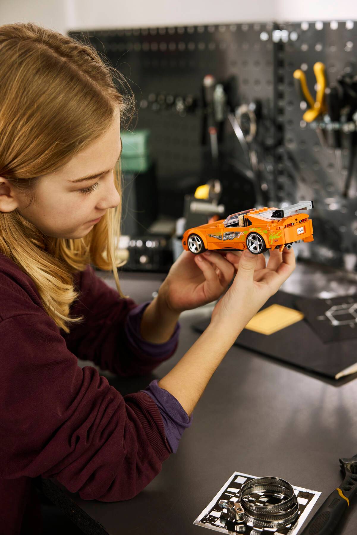 LEGO Toyota Supra MK4 din Furios și iute - imagine 3