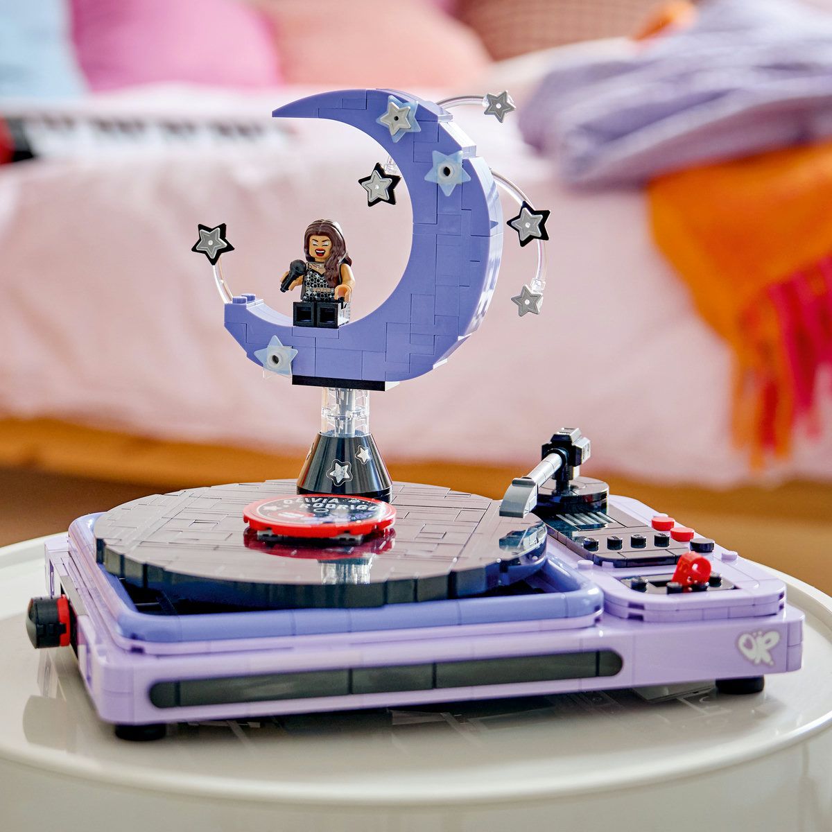 LEGO Luna din concertele Oliviei Rodrigo - imagine 2