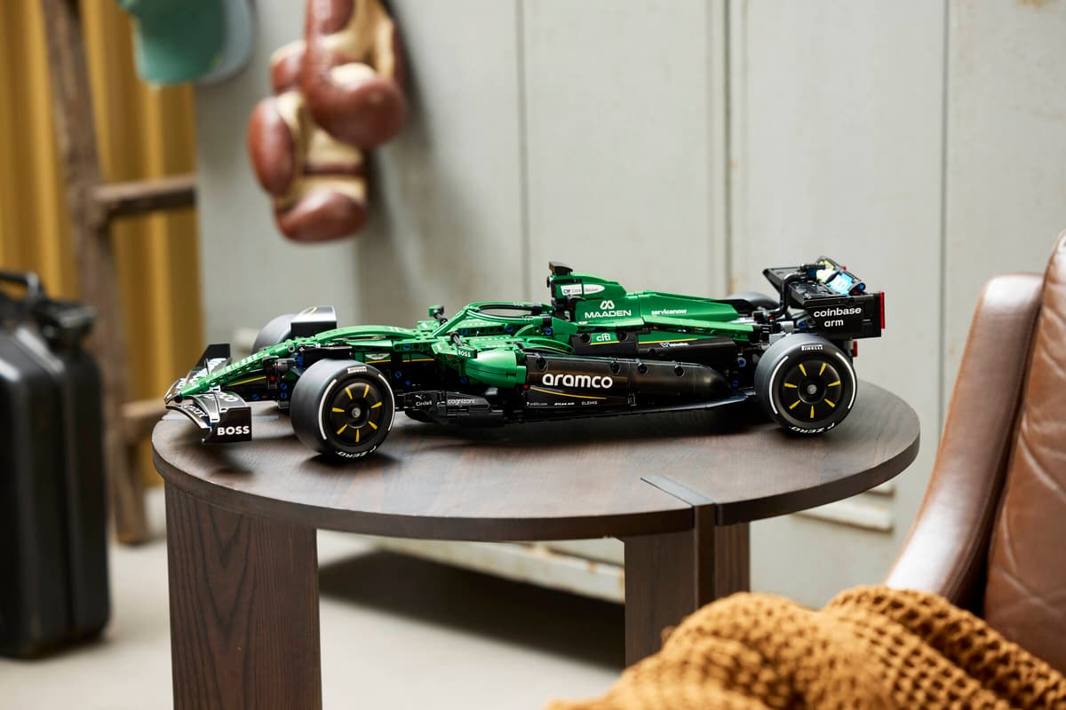 LEGO Mașina F1® Aston Martin Aramco AMR25 - imagine 2