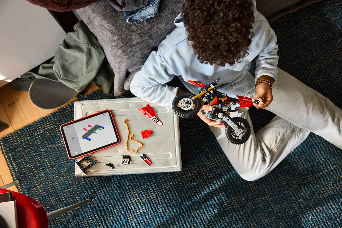 LEGO Motocicleta Ducati Desmo450 MX, versiunea de uzină - imagine 4