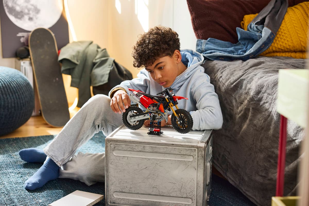LEGO Motocicleta Ducati Desmo450 MX, versiunea de uzină - imagine 3