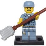 - Minifigurina LEGO seria 15 - Janitor