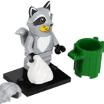- LEGO Minifigurine Seria 22 - Raccoon Costume Fan