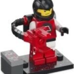 - LEGO Seria 26 - M-Tron Powerlifter